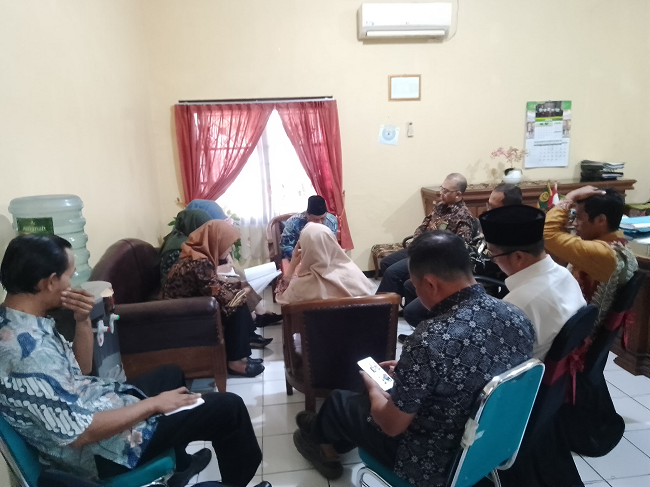 rapat e court 1