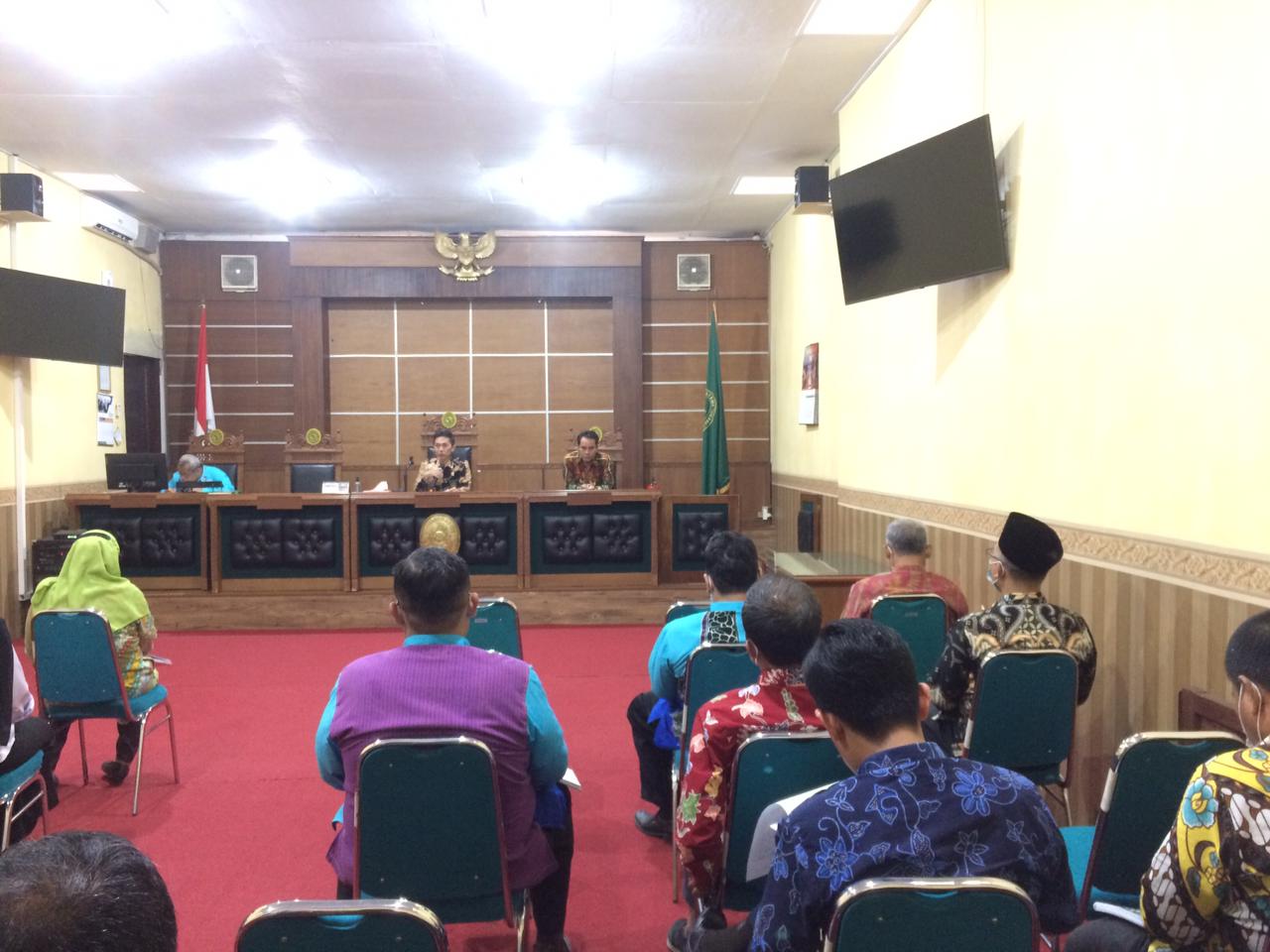 rapat juli 2