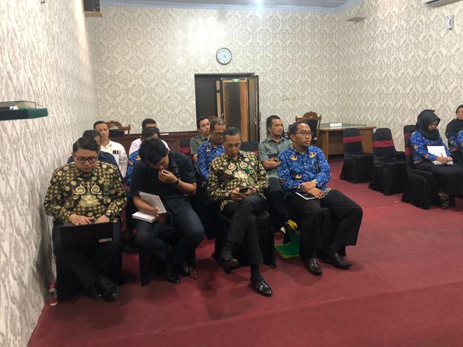 rapat juni 25 2
